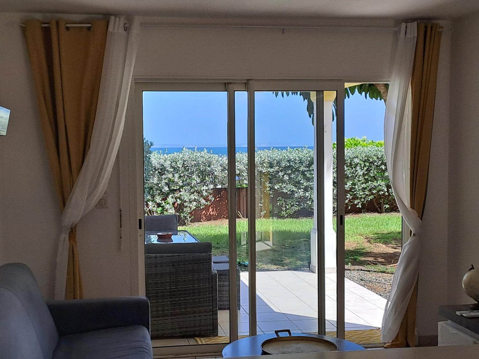 Rdc Appartement En Bord De Mer Au Son Des Vagues Le Moule Esterno foto