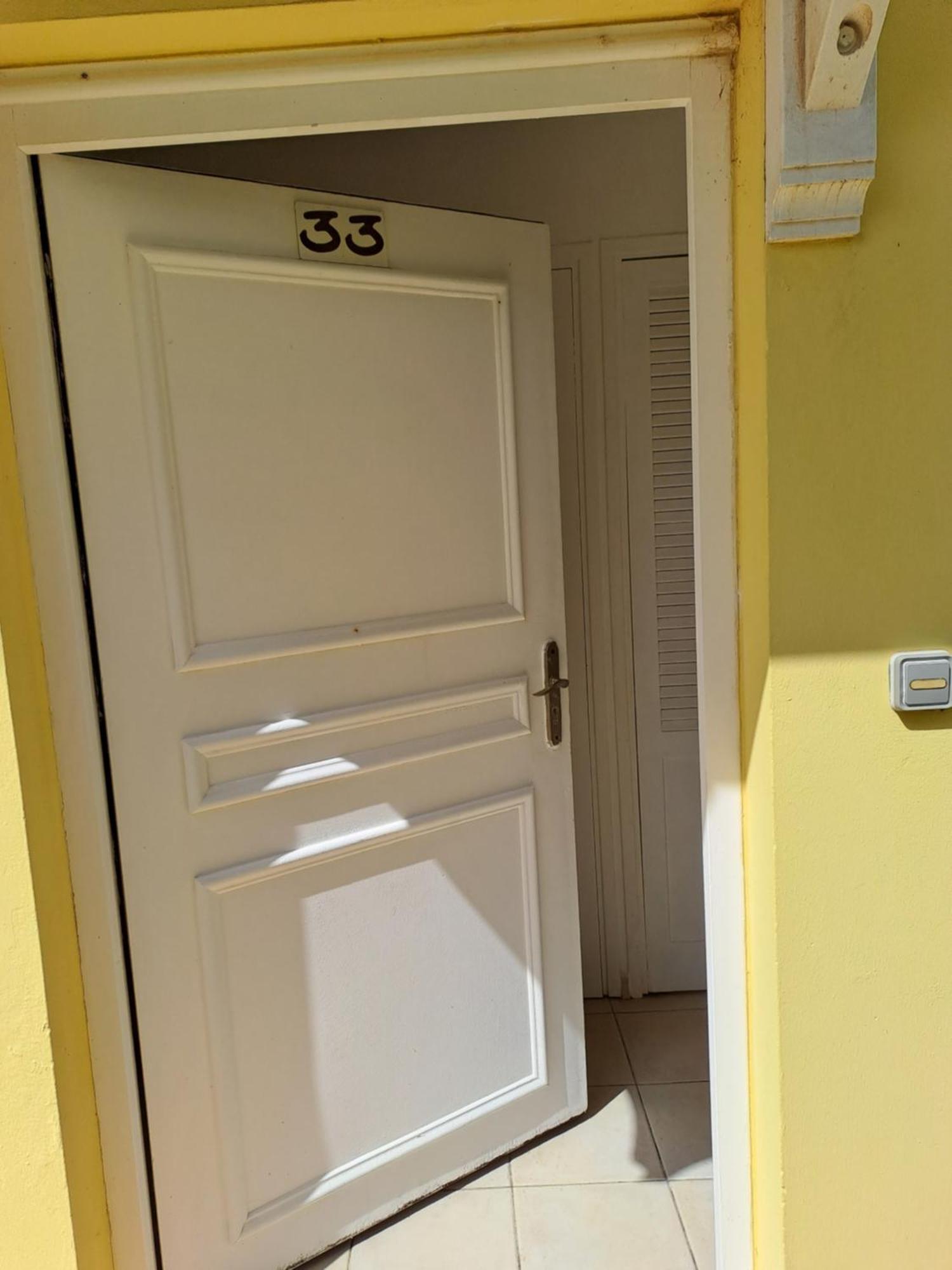 Rdc Appartement En Bord De Mer Au Son Des Vagues Le Moule Esterno foto